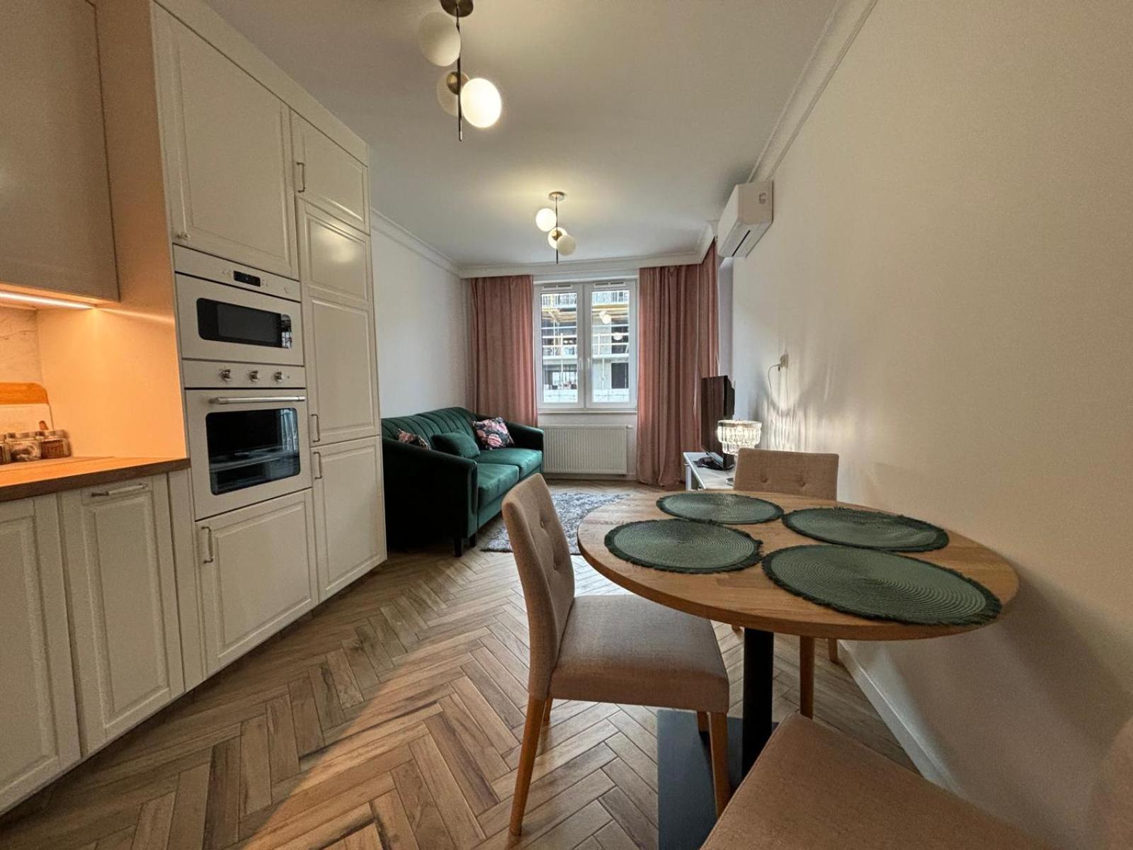 Apartamenty W Centrum Bialegostoku Z Parkingiem W Garazu Podziemnym Bialystok Luaran gambar