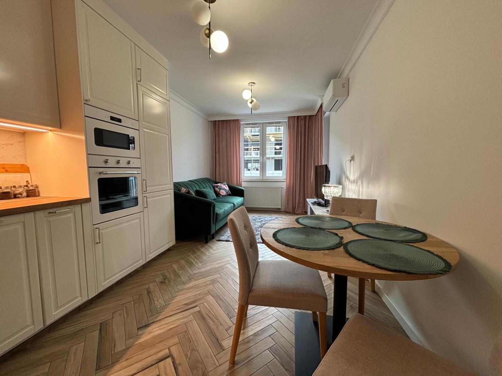 Apartamenty W Centrum Bialegostoku Z Parkingiem W Garazu Podziemnym Bialystok Luaran gambar