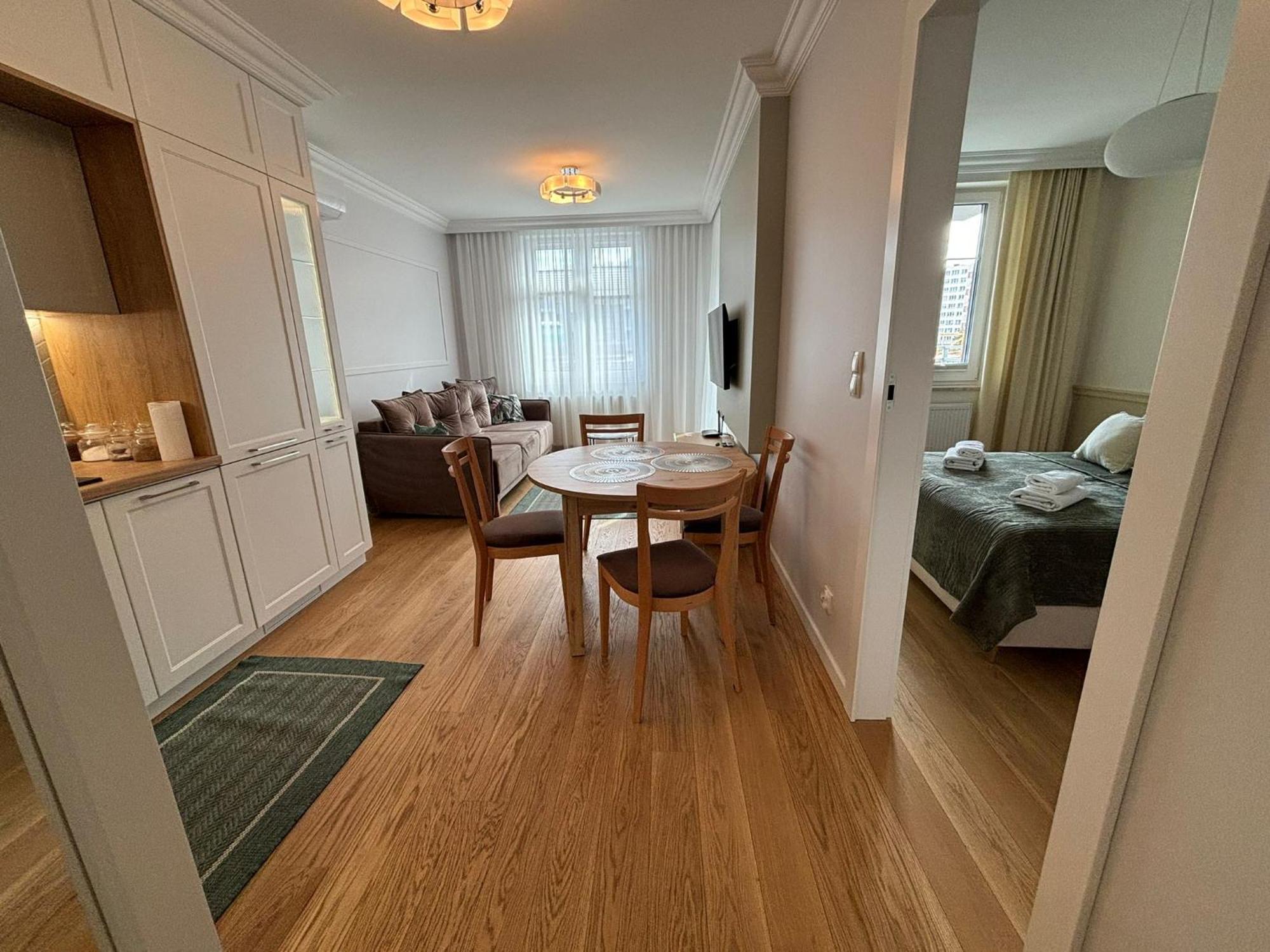 Apartamenty W Centrum Bialegostoku Z Parkingiem W Garazu Podziemnym Bialystok Luaran gambar