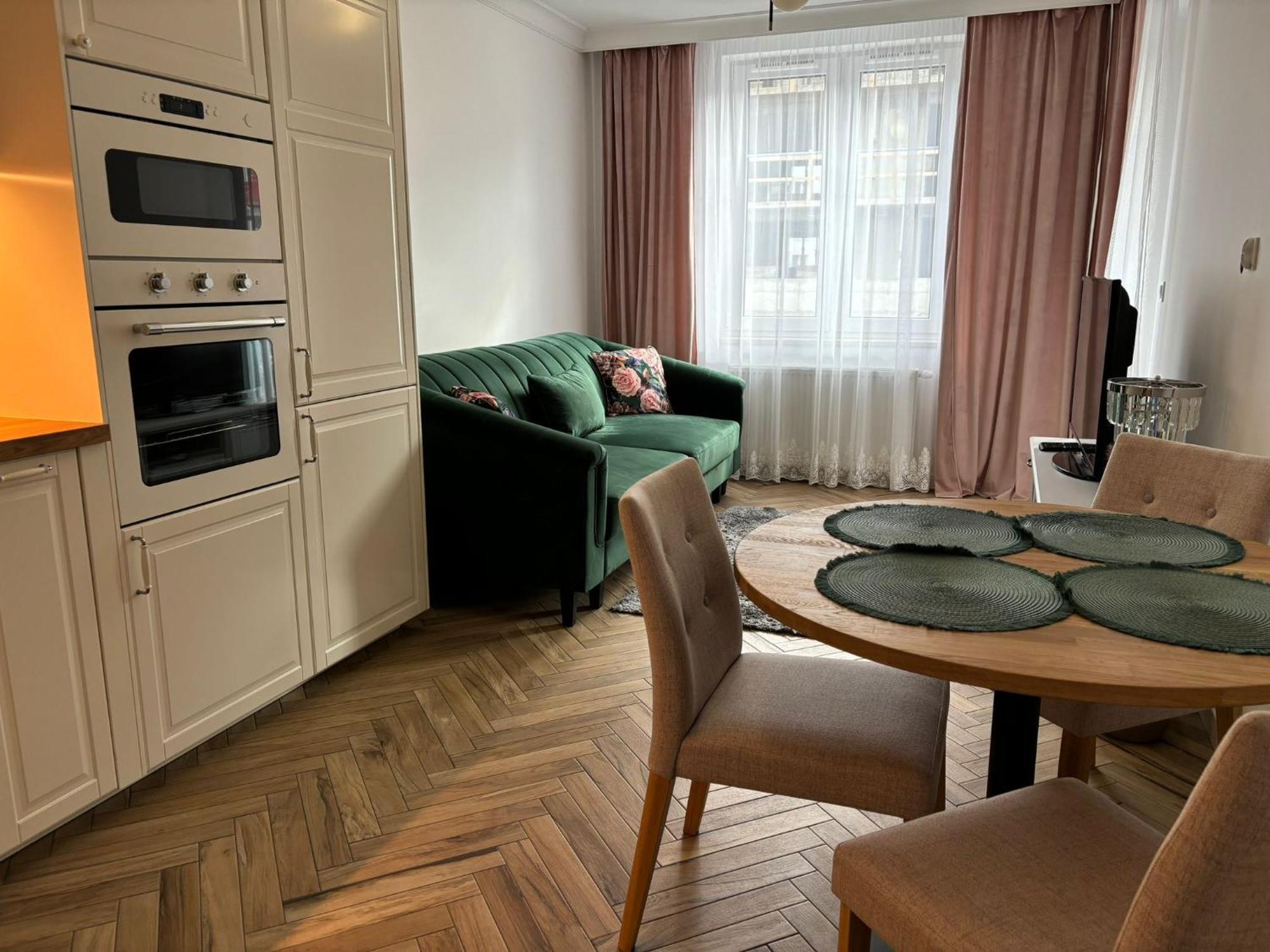 Apartamenty W Centrum Bialegostoku Z Parkingiem W Garazu Podziemnym Bialystok Luaran gambar